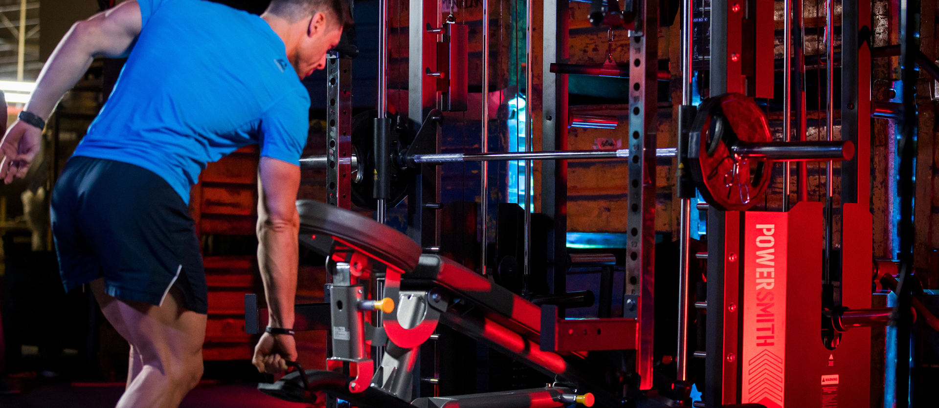 Máquinas de gimnasio y ejercicio BH Fitness Máquinas de musculación  Multiestación
